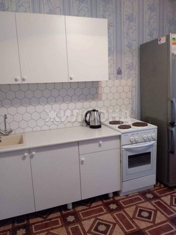 4-комн квартира 16-й микрорайон, д.6