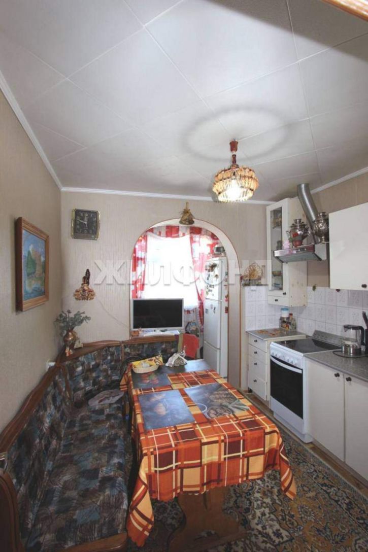3-комн квартира 16-й микрорайон, д.25
