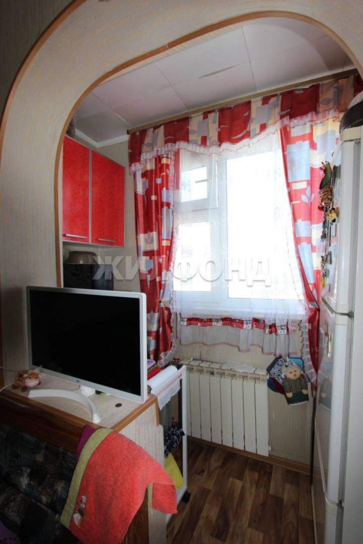 3-комн квартира 16-й микрорайон, д.25