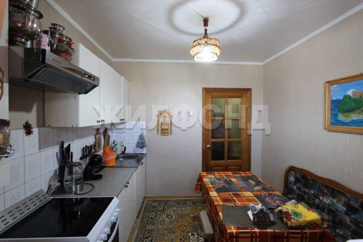 3-комн квартира 16-й микрорайон, д.25