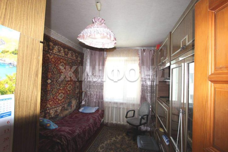3-комн квартира 16-й микрорайон, д.25