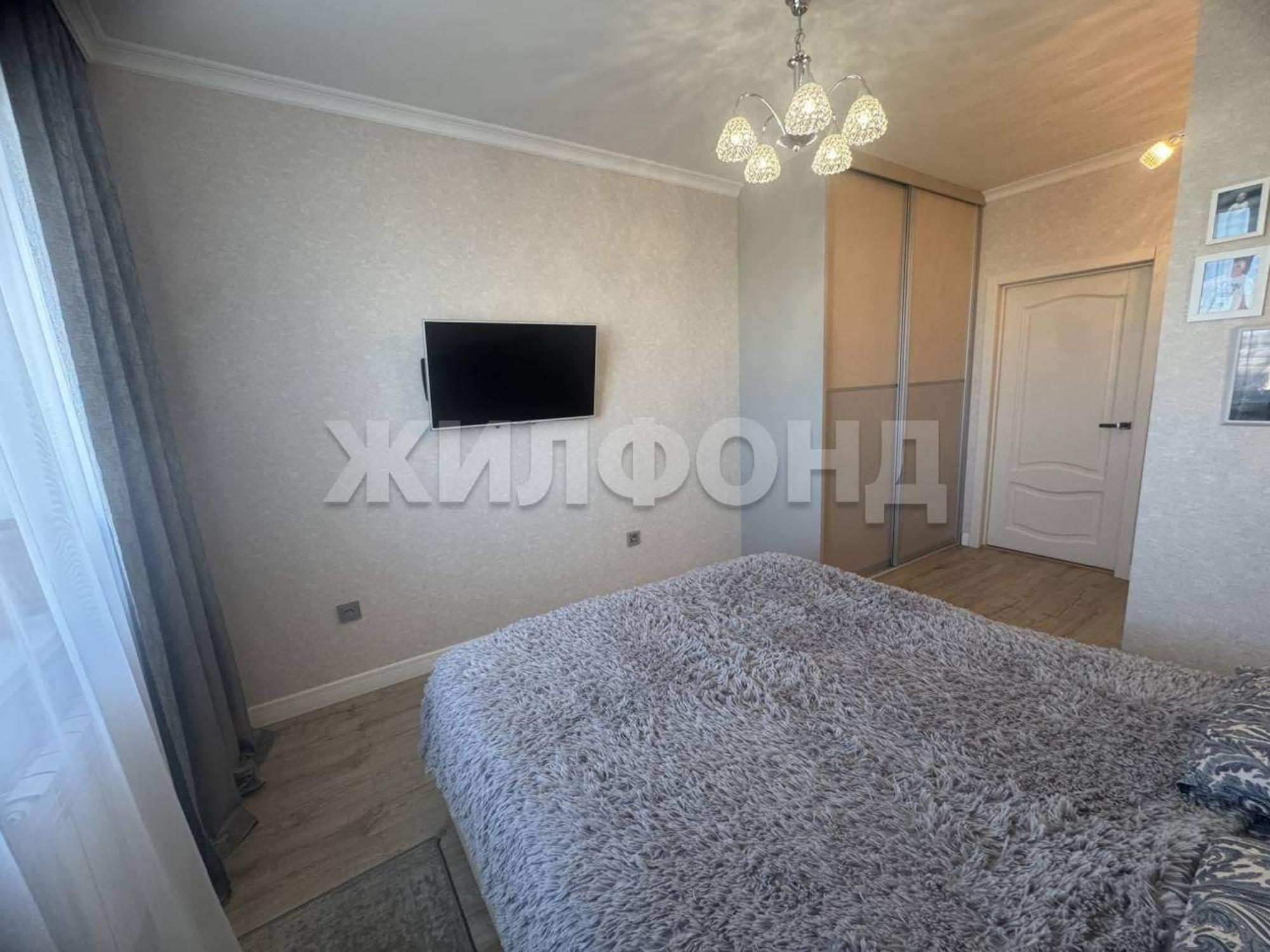 Купить квартиру за 12 500 000 рублей на 15-й микрорайон, д.8б