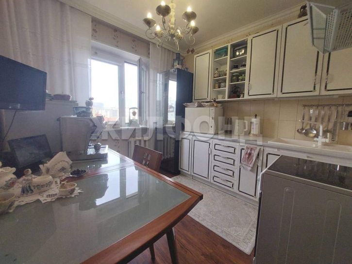 3-комн квартира 14-й микрорайон, д.15