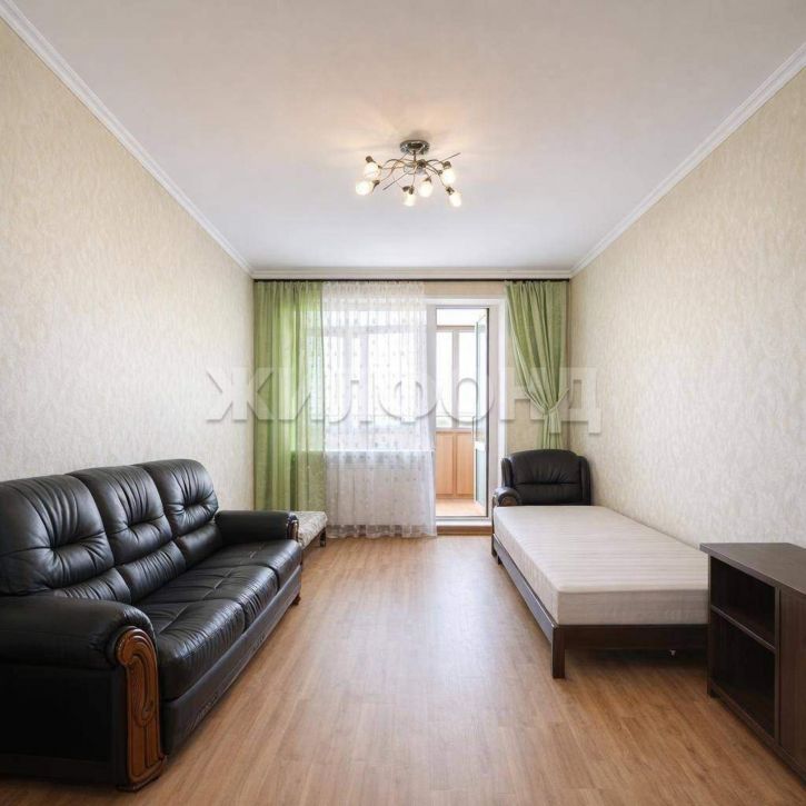 3-комн квартира 16-й микрорайон, д.35