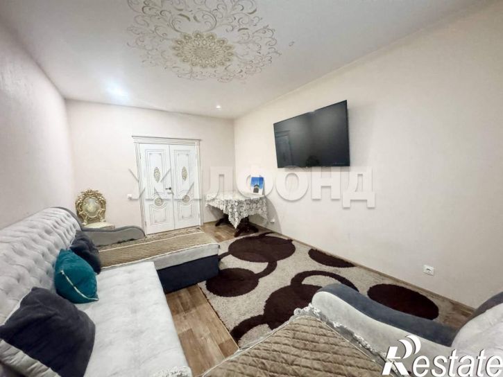 3-комн квартира 11В микрорайон, д.8