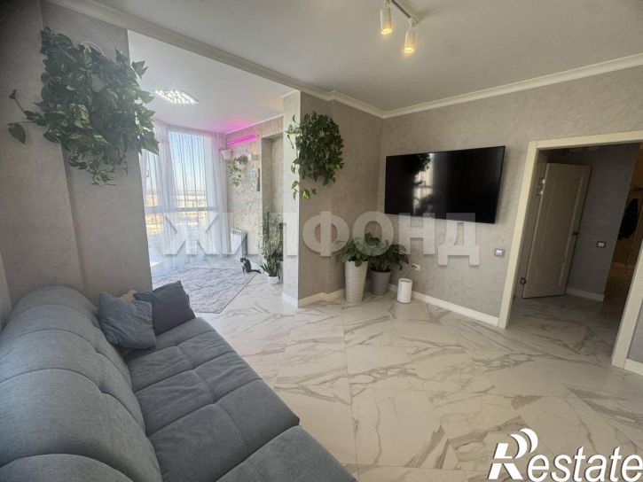 3-комн квартира 15-й микрорайон, д.8б