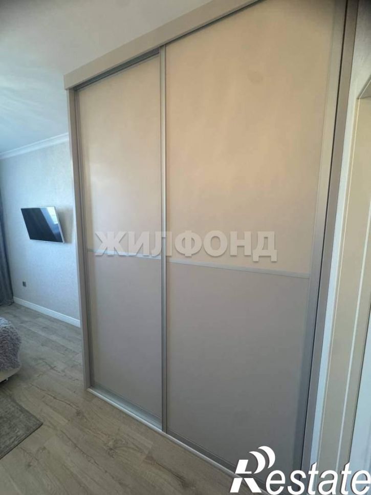 3-комн квартира 15-й микрорайон, д.8б