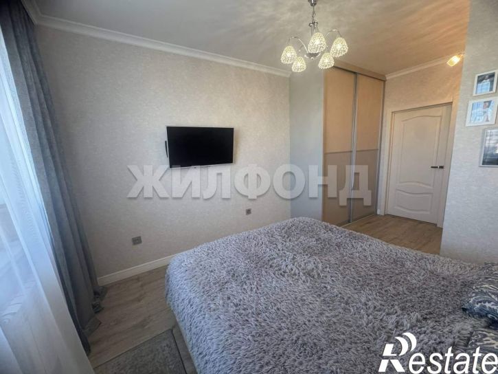 3-комн квартира 15-й микрорайон, д.8б