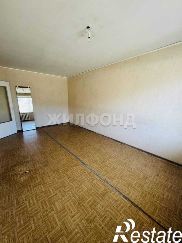 3-комн квартира 14-й микрорайон, д.4