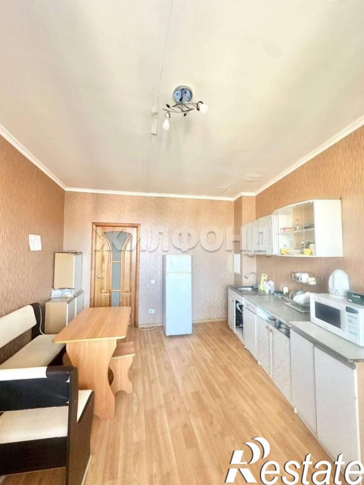 3-комн квартира 16-й микрорайон, д.35