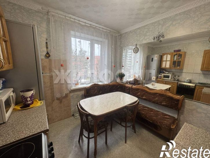 3-комн квартира 14-й микрорайон, д.32
