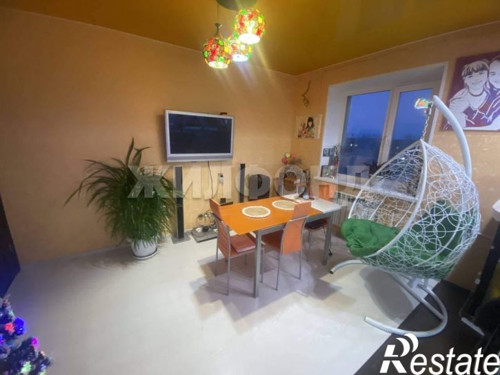 4-комн квартира 8А микрорайон, д.13