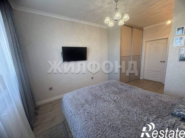 3-комн квартира 15-й микрорайон, д.8б